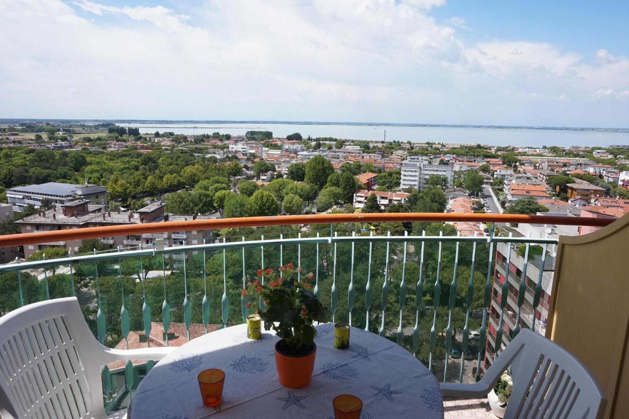 Appartamenti La Torre Lignano Sabbiadoro Bagian luar foto