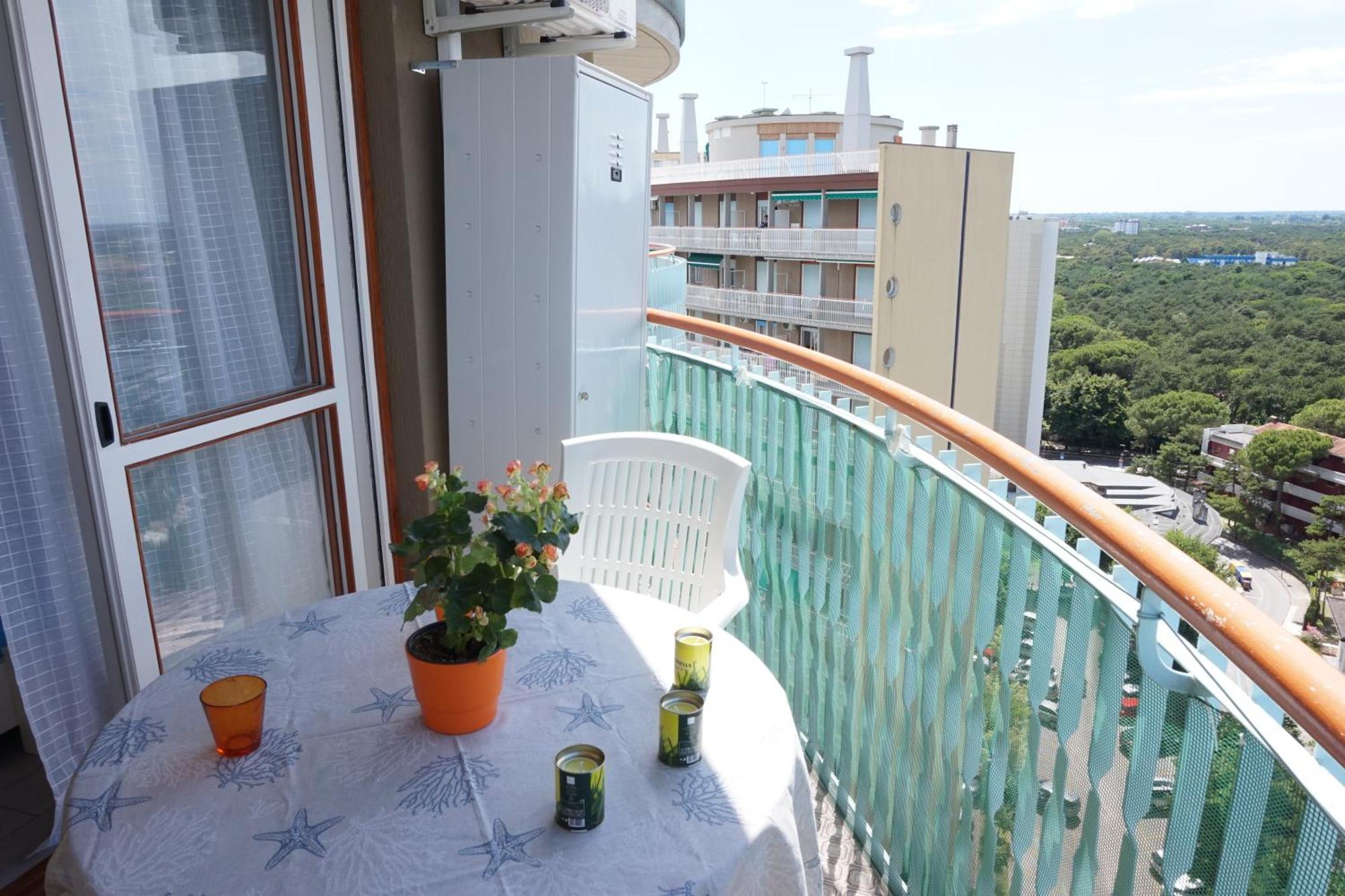 Appartamenti La Torre Lignano Sabbiadoro Ruang foto