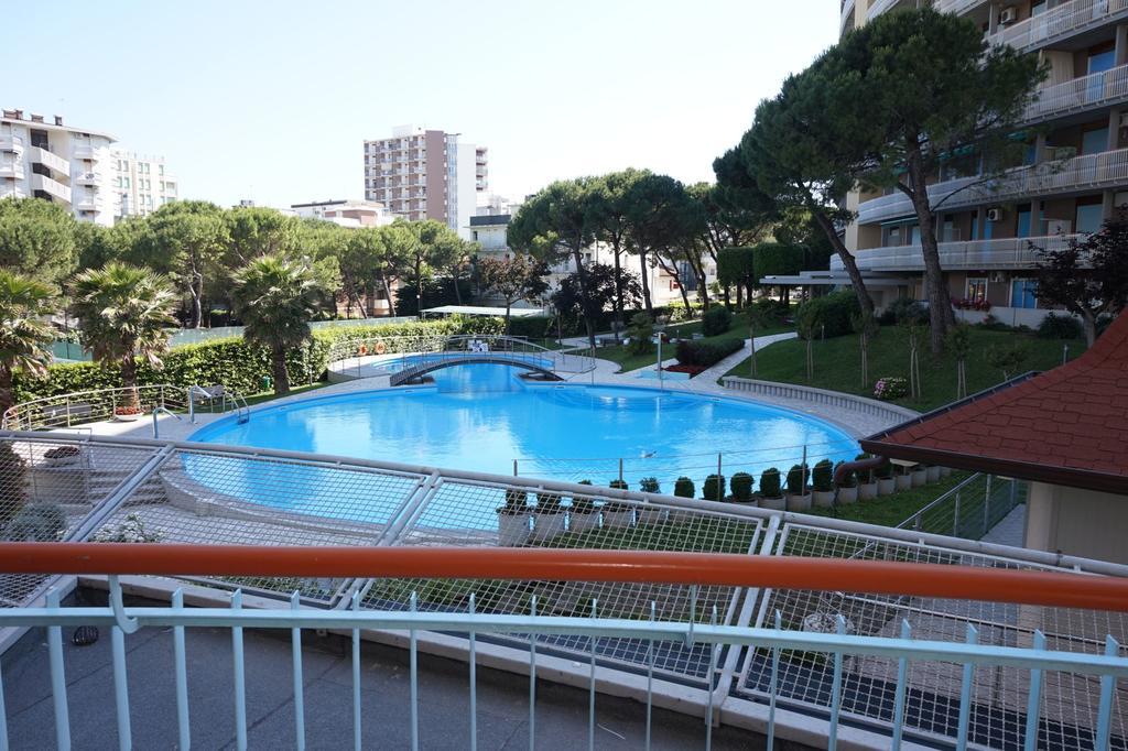 Appartamenti La Torre Lignano Sabbiadoro Bagian luar foto