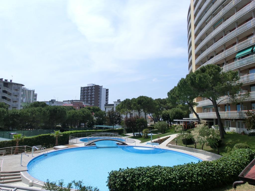 Appartamenti La Torre Lignano Sabbiadoro Bagian luar foto