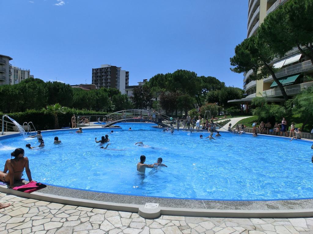 Appartamenti La Torre Lignano Sabbiadoro Bagian luar foto