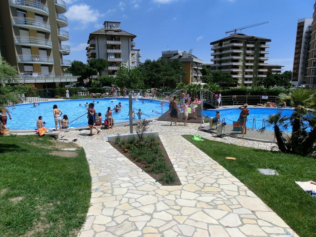 Appartamenti La Torre Lignano Sabbiadoro Bagian luar foto