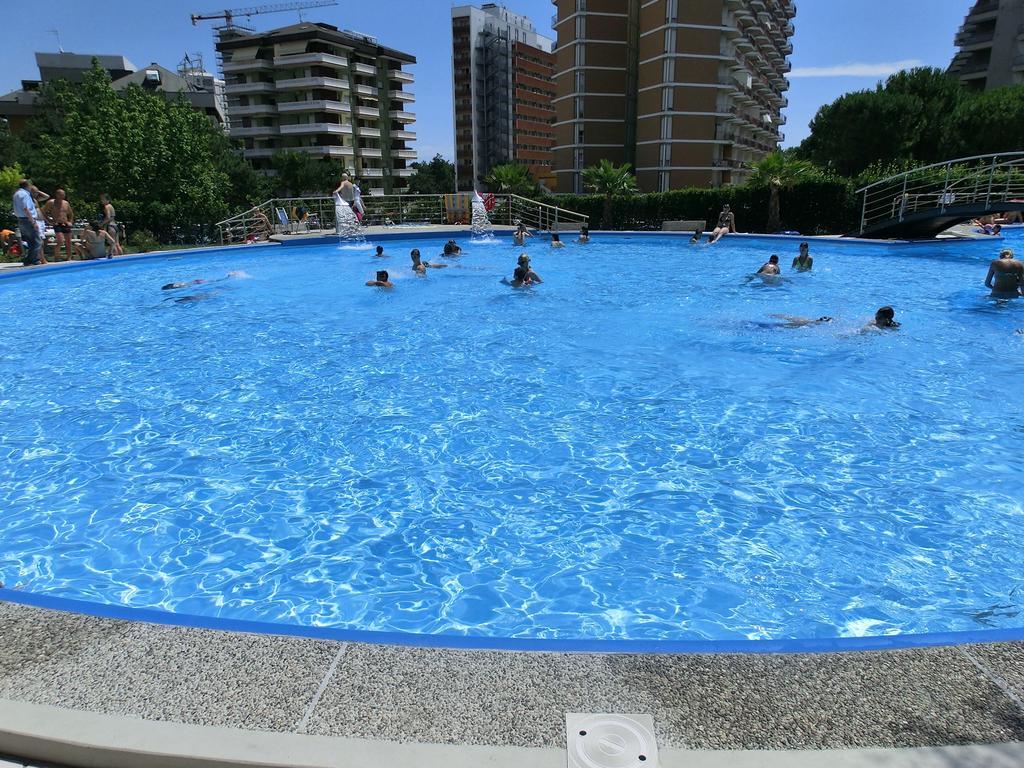 Appartamenti La Torre Lignano Sabbiadoro Bagian luar foto