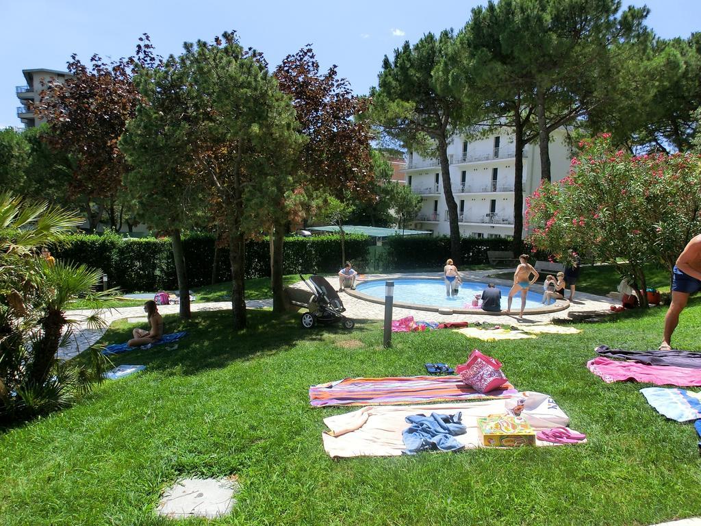 Appartamenti La Torre Lignano Sabbiadoro Bagian luar foto