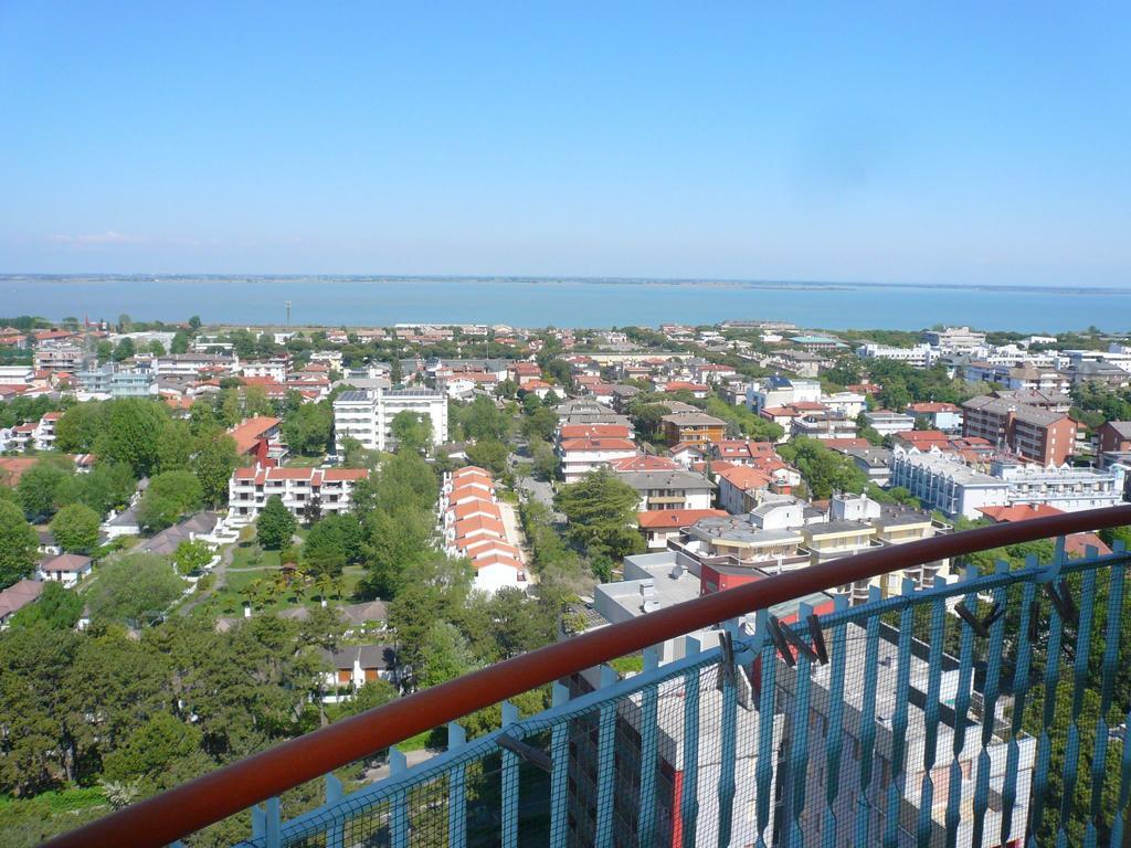 Appartamenti La Torre Lignano Sabbiadoro Bagian luar foto