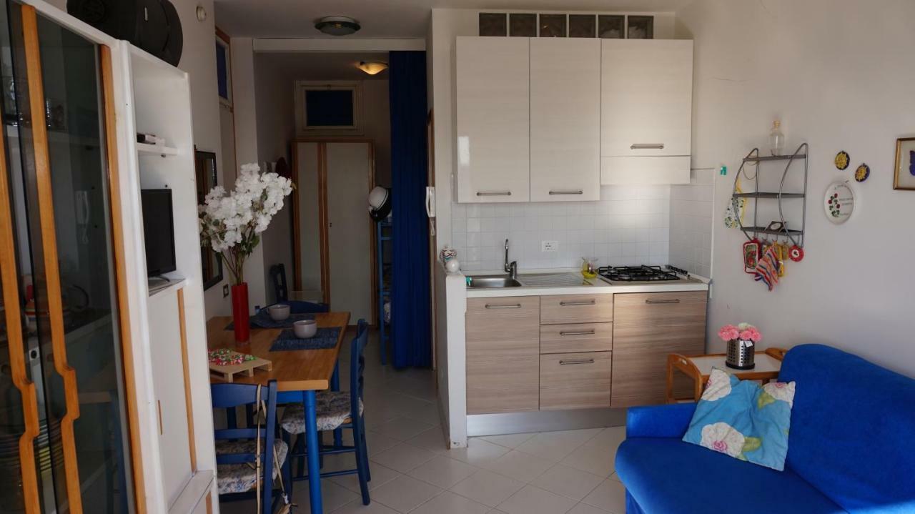 Appartamenti La Torre Lignano Sabbiadoro Ruang foto